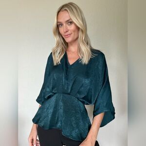 Six Fifty Boutique Opal Top Satin Blouse Peplum Hem Kimono Sleeve Size Small